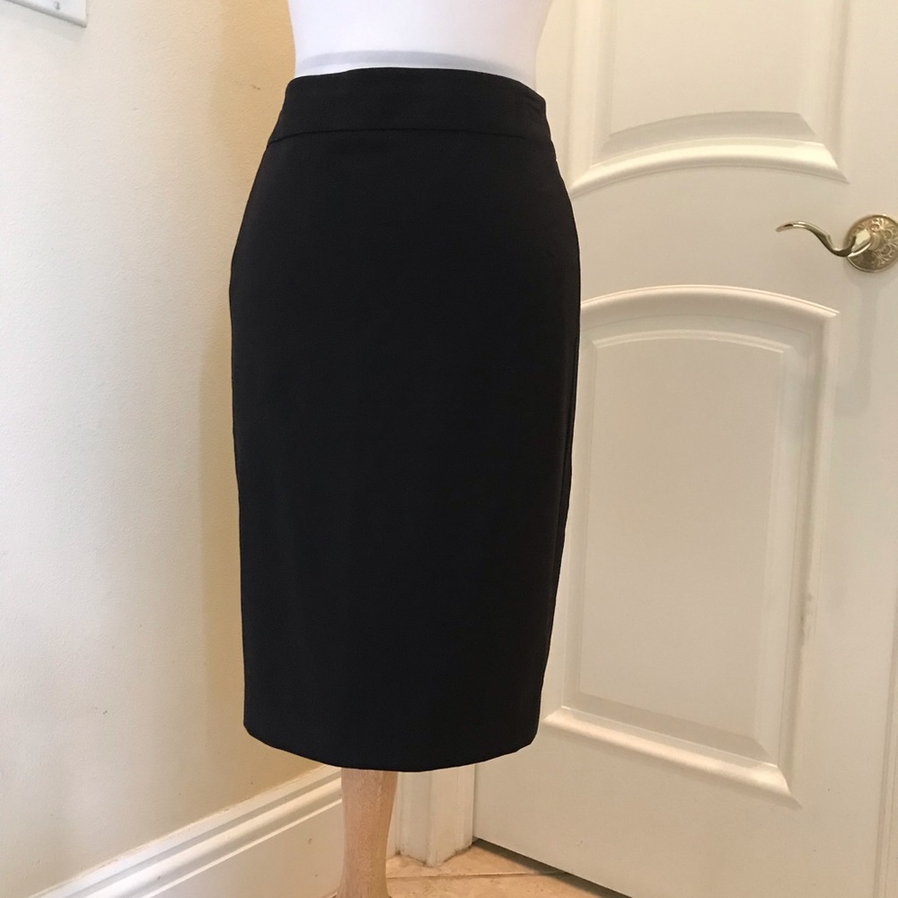 NWOT Ann Taylor black thin wool blend skirt